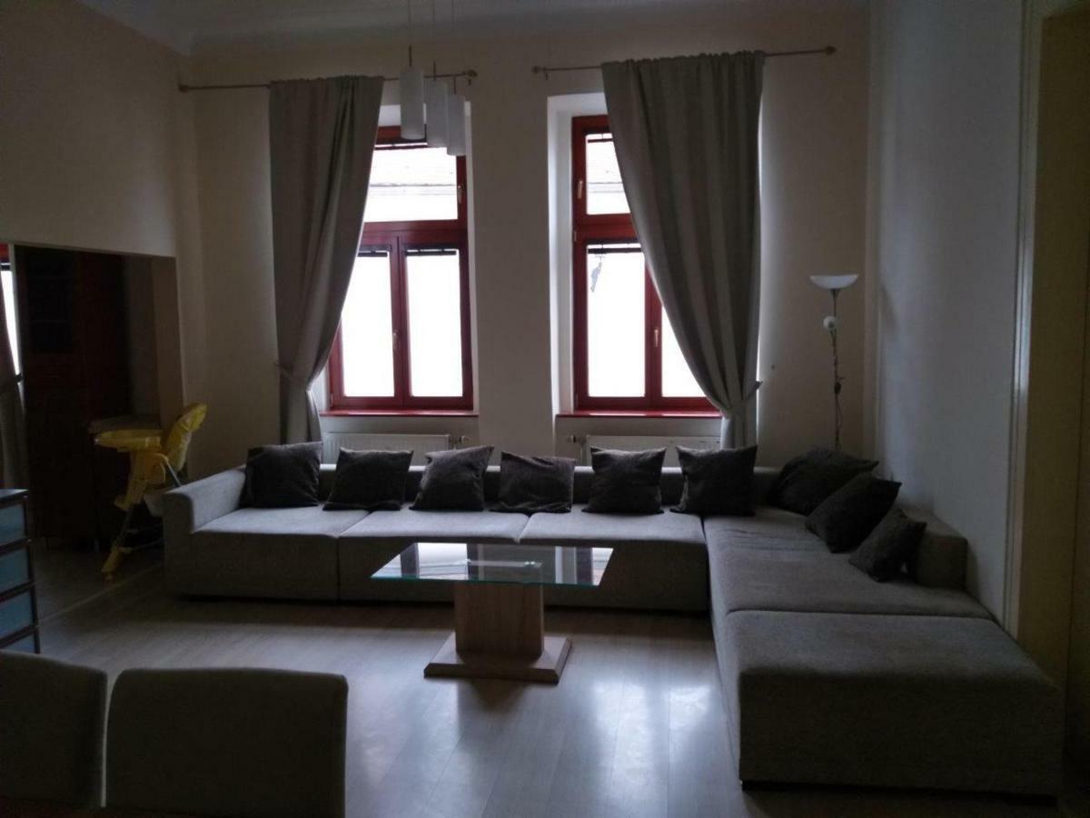 M10 Old Town Apartments كَشّا المظهر الخارجي الصورة
